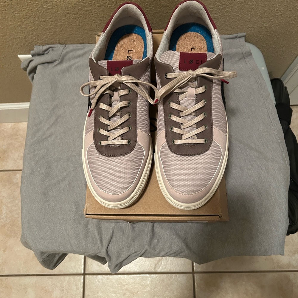 LOCI Seven Vegan sneakers, Khaki/Wine/Forest color size 12 EUC in box